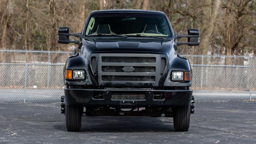 Ford F-650 Pickup Supertruck 2005 года  (фото 8 из 20)